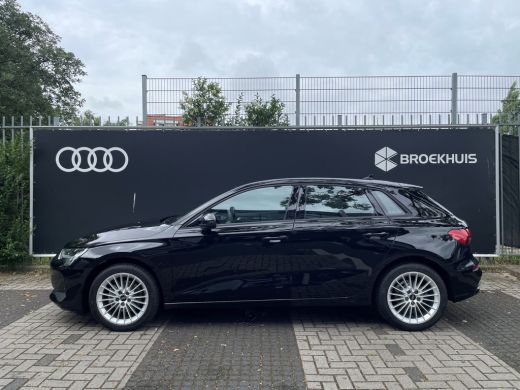 Audi A3 Sportback 30 TFSI Pro Line/17 inch velgen/Apple carplay/Parkeersensoren voor & achter ActivLease financial lease
