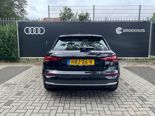 Audi A3 Sportback 30 TFSI Pro Line/17 inch velgen/Apple carplay/Parkeersensoren voor & achter ActivLease financial lease