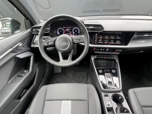 Audi A3 Sportback 30 TFSI Pro Line/17 inch velgen/Apple carplay/Parkeersensoren voor & achter ActivLease financial lease