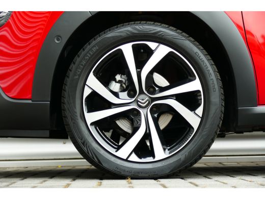 Citroën C3 Citroën 1.2 PURETECH 110PK SHINE / NAVI / CLIMA / LED / PDC / CAMERA / 17" LMV / WINTERPAKKET /BL... ActivLease financial lease