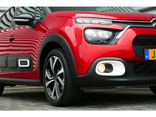 Citroën C3 Citroën 1.2 PURETECH 110PK SHINE / NAVI / CLIMA / LED / PDC / CAMERA / 17" LMV / WINTERPAKKET /BL... ActivLease financial lease