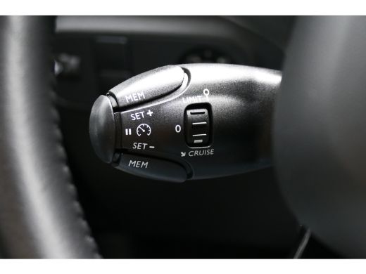 Citroën C3 Citroën 1.2 PURETECH 110PK SHINE / NAVI / CLIMA / LED / PDC / CAMERA / 17" LMV / WINTERPAKKET /BL... ActivLease financial lease
