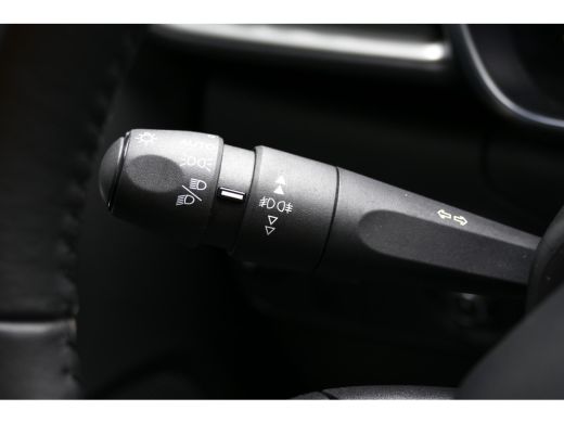 Citroën C3 Citroën 1.2 PURETECH 110PK SHINE / NAVI / CLIMA / LED / PDC / CAMERA / 17" LMV / WINTERPAKKET /BL... ActivLease financial lease