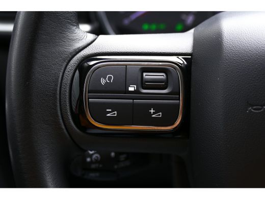 Citroën C3 Citroën 1.2 PURETECH 110PK SHINE / NAVI / CLIMA / LED / PDC / CAMERA / 17" LMV / WINTERPAKKET /BL... ActivLease financial lease