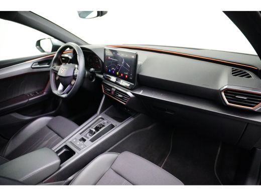 CUPRA Leon Sportstourer 1.4 e-Hybrid VZ 245PK DSG-6 Performance | TREKHAAK | NAVIGATIE | STUUR + STOELVERW. | 19 INCH ActivLease financial lease