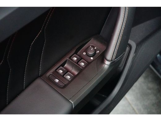 CUPRA Leon Sportstourer 1.4 e-Hybrid VZ 245PK DSG-6 Performance | TREKHAAK | NAVIGATIE | STUUR + STOELVERW. | 19 INCH ActivLease financial lease