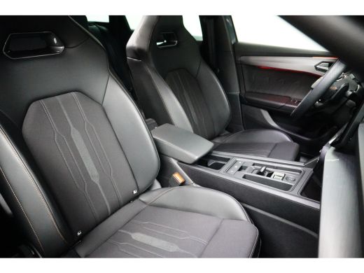 CUPRA Leon Sportstourer 1.4 e-Hybrid VZ 245PK DSG-6 Performance | TREKHAAK | NAVIGATIE | STUUR + STOELVERW. | 19 INCH ActivLease financial lease
