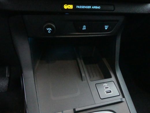 Ford Puma 1.0 EcoBoost Hybrid Titanium | Achteruitrijcamera | Armsteun voor | Bots herkenning en activatie ActivLease financial lease