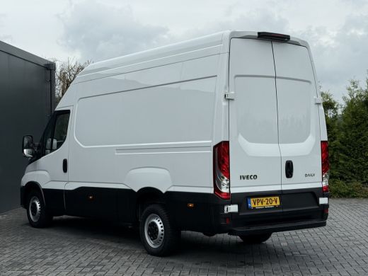Iveco Daily 35S14 136 PK HI-MATIC AUTOMAAT / L2H3 / 1e EIG. / CRUISE / ECC / CAMERA / OPRIJPLANK / NAVI / 3-Z... ActivLease financial lease