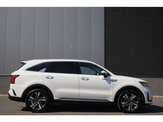 Kia Sorento 1.6 T-GDI Plug-in Hybrid/4WD/7-pers./Adaptive/LED-Matrix/Camera/Virtual/19" ActivLease financial lease