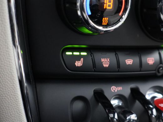 Mini Clubman 1.5 COOPER 136 PK + LEDER EXCLUSIEF | PANORAMA DRAADLOZE APPLE CARPLAY | STOELVERWARMING ActivLease financial lease