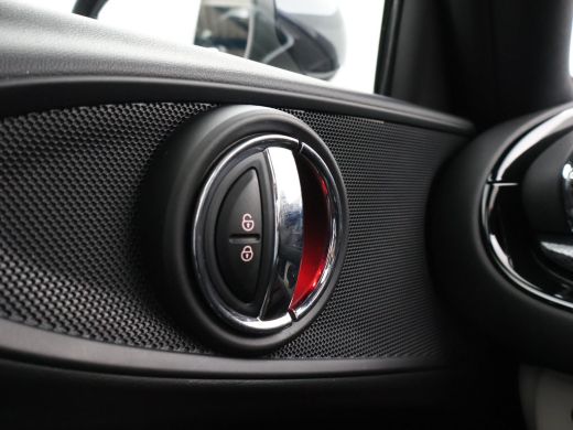Mini Clubman 1.5 COOPER 136 PK + LEDER EXCLUSIEF | PANORAMA DRAADLOZE APPLE CARPLAY | STOELVERWARMING ActivLease financial lease