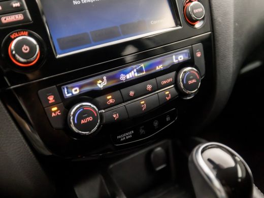 Nissan QASHQAI 1.2 N-Connecta Sport Automaat (PANORAMADAK, NAVIGATIE, 360 CAMERA, KEYLESS, SPORTSTOELEN, PARKEER... ActivLease financial lease