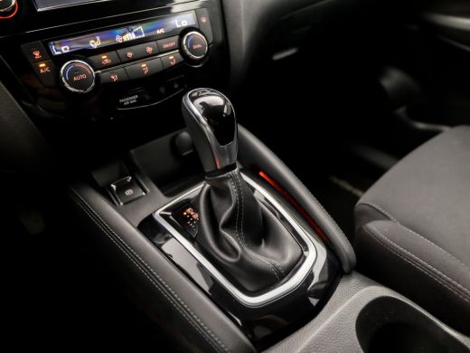 Nissan QASHQAI 1.2 N-Connecta Sport Automaat (PANORAMADAK, NAVIGATIE, 360 CAMERA, KEYLESS, SPORTSTOELEN, PARKEER... ActivLease financial lease