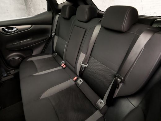Nissan QASHQAI 1.2 N-Connecta Sport Automaat (PANORAMADAK, NAVIGATIE, 360 CAMERA, KEYLESS, SPORTSTOELEN, PARKEER... ActivLease financial lease