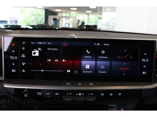 Opel Grandland GS | Draadloze telefoonlader (Inductie) | Elektronische klimaatregeling met twee zones | LED dagr... ActivLease financial lease