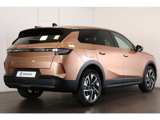 Opel Grandland GS | Draadloze telefoonlader (Inductie) | Elektronische klimaatregeling met twee zones | LED dagr... ActivLease financial lease