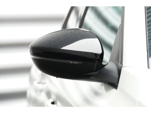 Peugeot 208 1.2 PURETECH 100PK ALLURE PACK / NAVI / LEDER / CLIMA / FULL-LED / PDC / CAMERA / 16" LMV / WINTE... ActivLease financial lease