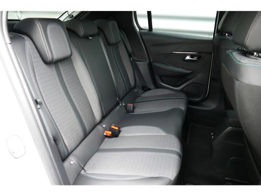 Peugeot 208 1.2 PURETECH 100PK ALLURE PACK / NAVI / LEDER / CLIMA / FULL-LED / PDC / CAMERA / 16" LMV / WINTE... ActivLease financial lease