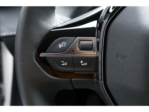 Peugeot 208 1.2 PURETECH 100PK ALLURE PACK / NAVI / LEDER / CLIMA / FULL-LED / PDC / CAMERA / 16" LMV / WINTE... ActivLease financial lease