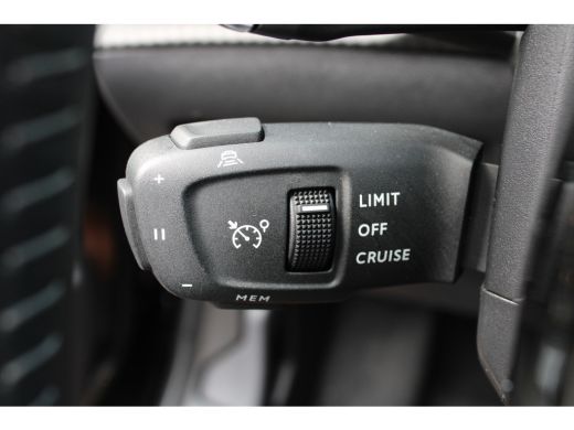 Peugeot 208 Hybrid 100 e-DCS6 Allure | Automaat | Navigatie | Camera | Adaptieve cruise control | Mild Hybrid... ActivLease financial lease