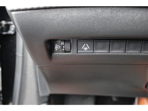 Peugeot 208 Hybrid 100 e-DCS6 Allure | Automaat | Navigatie | Camera | Adaptieve cruise control | Mild Hybrid... ActivLease financial lease