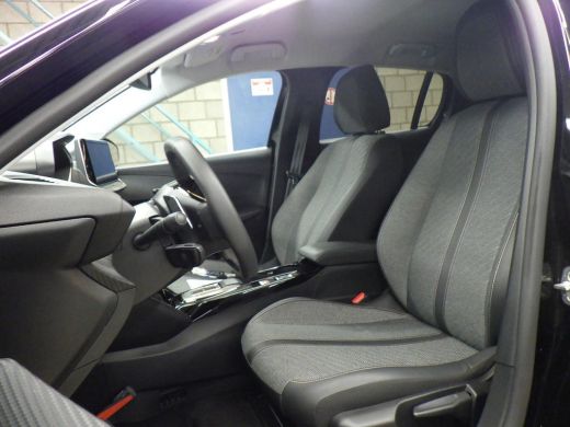 Peugeot 208 Hybrid 100 e-DCS6 Allure | Automaat | Navigatie | Camera | Adaptieve cruise control | Mild Hybrid... ActivLease financial lease