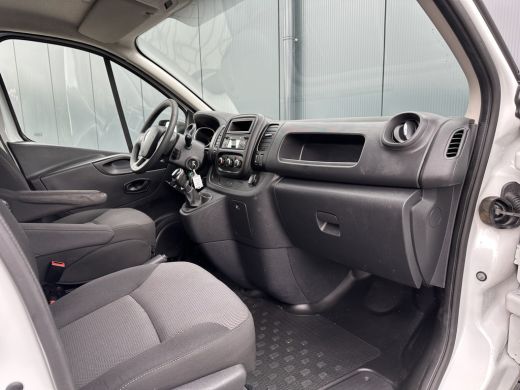 Renault Trafic 2.0 dCi 120 PK / L1H1 / 1e EIG. / 2x SCHUIFDEUR / AIRCO / CRUISE / TREKHAAK ActivLease financial lease