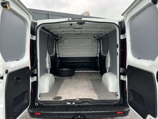 Renault Trafic 2.0 dCi 120 PK / L1H1 / 1e EIG. / 2x SCHUIFDEUR / AIRCO / CRUISE / TREKHAAK ActivLease financial lease