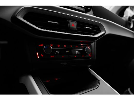 Seat Arona Style | Airconditioning automatisch met 2-zone-temperatuurregeling | Automatisch dimmende binnens... ActivLease financial lease
