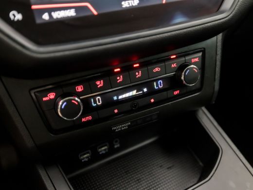 Seat Ibiza 1.0 TSI FR Business Intense (SCHUIFDAK, APPLE CARPLAY, GROOT NAVI, BEATS AUDIO, CAMERA, CLIMATE, ... ActivLease financial lease