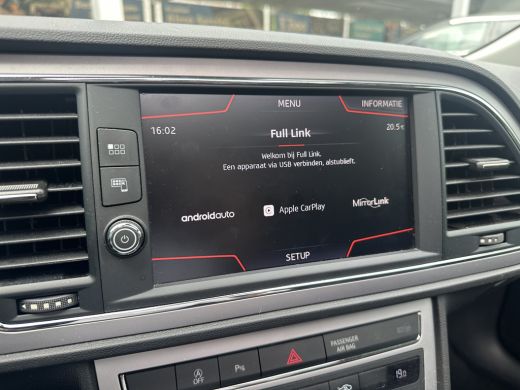 Seat Leon 1.4 EcoTSI Style Business Intense | Achterbank in delen neerklapbaar | Airco (automatisch) | Appl... ActivLease financial lease