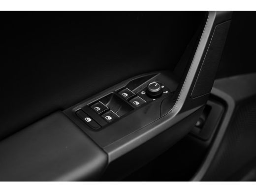 Seat Leon FR Business - eHybrid | Achteruitrijcamera | Automatisch dimmende binnenspiegel | Dakhemel uitgev... ActivLease financial lease