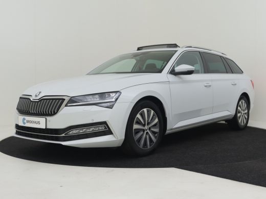 Skoda Superb Combi 1.4 TSI iV Business Edition Plus 218pk | Panorama dak | Elektrische stoelen | Keyless | Nav... Skoda Superb Combi 1.4 TSI iV Business Edition Plus 218pk | Panorama dak | Elektrische stoelen | Keyless | Nav...