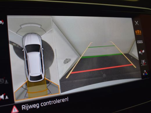 Skoda Superb Combi 1.4 TSI iV Business Edition Plus 218pk Panorama dak | Elektrische stoelen | Keyless | Navig... ActivLease financial lease