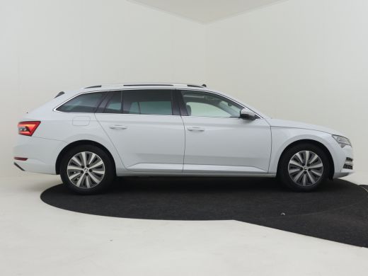 Skoda Superb Combi 1.4 TSI iV Business Edition Plus 218pk Panorama dak | Elektrische stoelen | Keyless | Navig... ActivLease financial lease