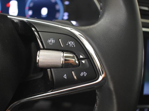Skoda Superb Combi 1.4 TSI iV Business Edition Plus 218pk Panorama dak | Elektrische stoelen | Keyless | Navig... ActivLease financial lease