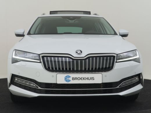 Skoda Superb Combi 1.4 TSI iV Business Edition Plus 218pk Panorama dak | Elektrische stoelen | Keyless | Navig... ActivLease financial lease