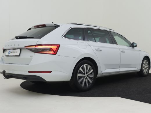 Skoda Superb Combi 1.4 TSI iV Business Edition Plus 218pk Panorama dak | Elektrische stoelen | Keyless | Navig... ActivLease financial lease