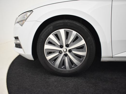 Skoda Superb Combi 1.4 TSI iV Business Edition Plus 218pk Panorama dak | Elektrische stoelen | Keyless | Navig... ActivLease financial lease