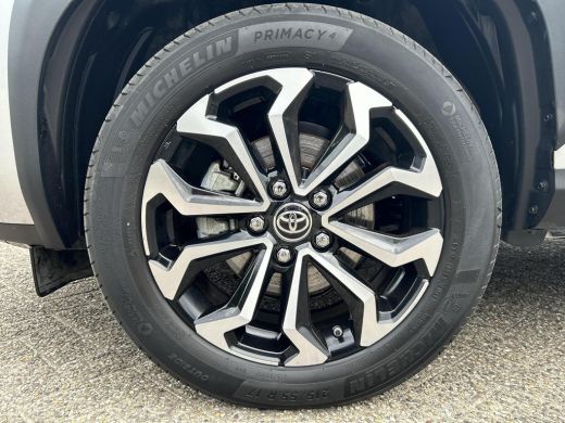 Toyota Yaris Cross 1.5 Hybrid 115 First Edition | Apple CarPlay | Navigatie | Stoel / Stuur verwarming | Rijklaarpri... ActivLease financial lease