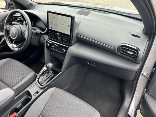 Toyota Yaris Cross 1.5 Hybrid 115 First Edition | Apple CarPlay | Navigatie | Stoel / Stuur verwarming | Rijklaarpri... ActivLease financial lease