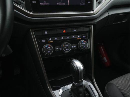 Volkswagen T-Roc 1.5 TSI Sport-Plus-Pack Aut. *ADAPTIVE-CRUISE | FULL-LED | NAVI-FULLMAP | HEATED-COMFORTSEATS | D... ActivLease financial lease