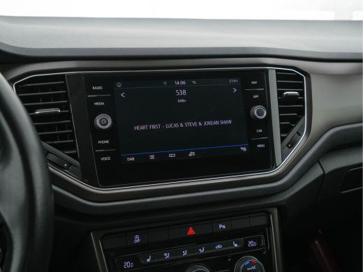 Volkswagen T-Roc 1.5 TSI Sport-Plus-Pack Aut. *ADAPTIVE-CRUISE | FULL-LED | NAVI-FULLMAP | HEATED-COMFORTSEATS | D... ActivLease financial lease