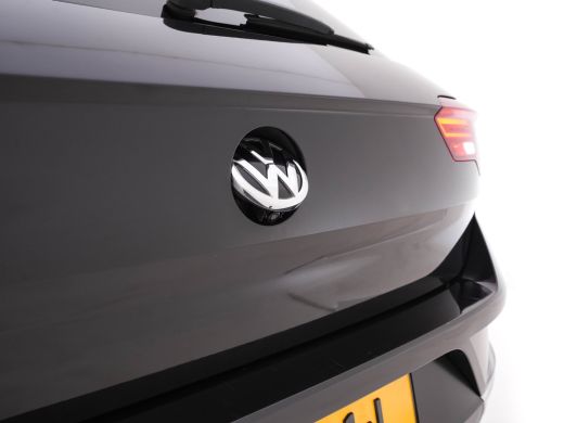 Volkswagen T-Roc 1.5 TSI Sport-Plus-Pack Aut. *ADAPTIVE-CRUISE | FULL-LED | NAVI-FULLMAP | HEATED-COMFORTSEATS | D... ActivLease financial lease