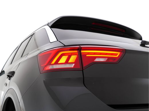 Volkswagen T-Roc 1.5 TSI Sport-Plus-Pack Aut. *ADAPTIVE-CRUISE | FULL-LED | NAVI-FULLMAP | HEATED-COMFORTSEATS | D... ActivLease financial lease