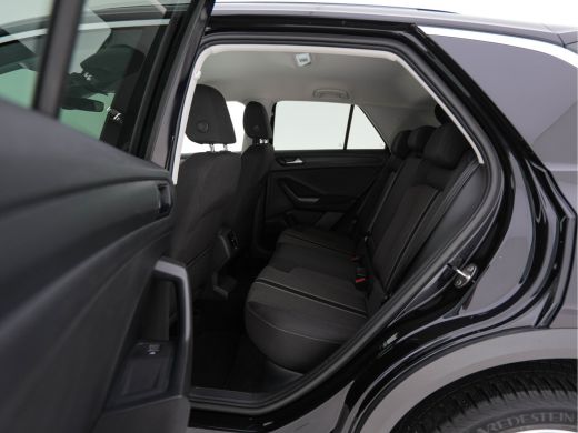 Volkswagen T-Roc 1.5 TSI Sport-Plus-Pack Aut. *ADAPTIVE-CRUISE | FULL-LED | NAVI-FULLMAP | HEATED-COMFORTSEATS | D... ActivLease financial lease