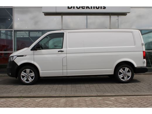 Volkswagen Transporter Comfortline | 2.0 TDI 110 pk | L2 | Trekhaak | Navi | Cruise | Laadvloer | Zijwandbekleding | App... ActivLease financial lease