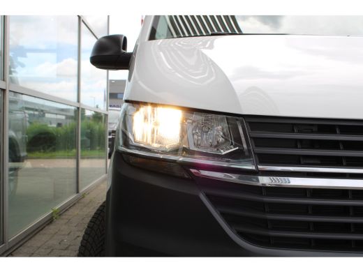Volkswagen Transporter Comfortline | 2.0 TDI 110 pk | L2 | Trekhaak | Navi | Cruise | Laadvloer | Zijwandbekleding | App... ActivLease financial lease