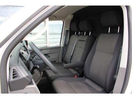 Volkswagen Transporter Comfortline | 2.0 TDI 110 pk | L2 | Trekhaak | Navi | Cruise | Laadvloer | Zijwandbekleding | App... ActivLease financial lease